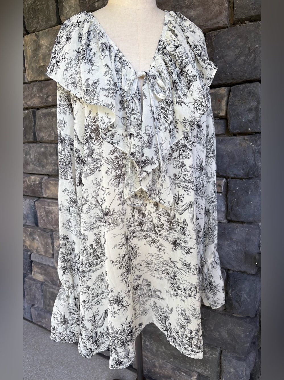 Victoria’s Secret Toile de Jouy Print Night Shirt Long Sleeve Vintage Gold Label